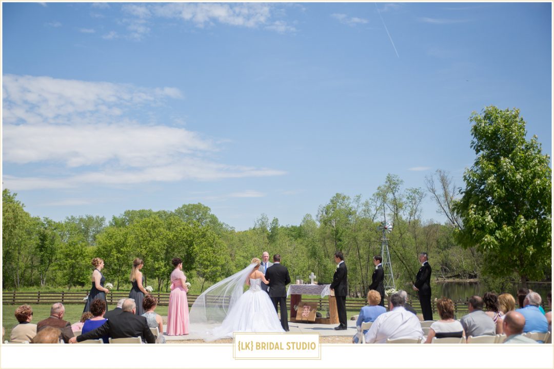 LK Design & Photography Mindy+Toby The Barn at Harvest Moon Pond